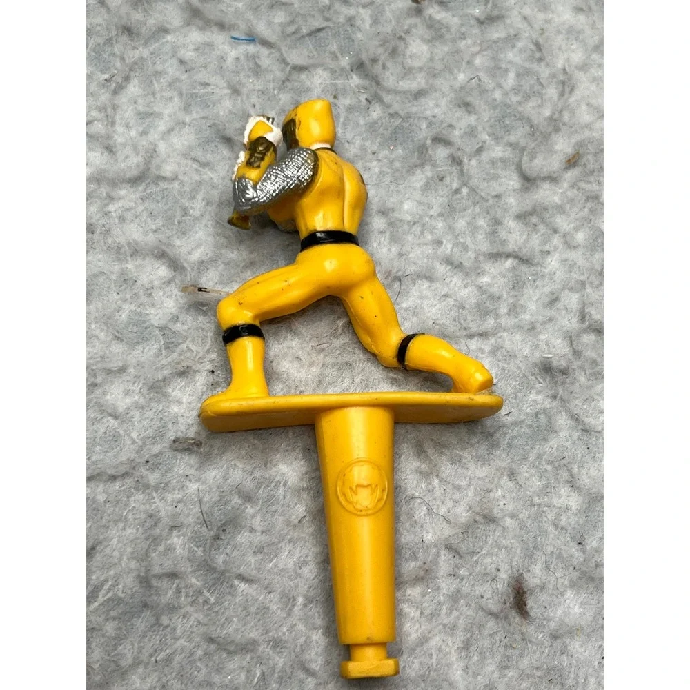 Vintage Yellow Power Ranger‎ Cake Topper Toy Figure Saban 4 Inch Yellow Ranger